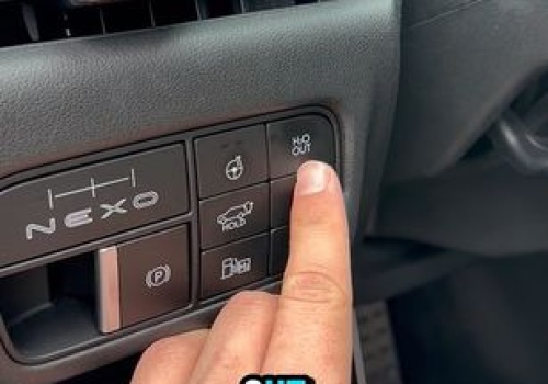Wideo: przycisk H2O out w Hyundaiu Nexo. Do czego służy?