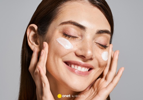 Polki ciągle wykupują ten krem! Likwiduje zmarszczki, ujędrnia jak botoks