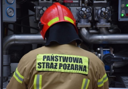Akcja strażaków przy skrzyżowaniu ul. Krakowskiej i Małej w Częstochowie