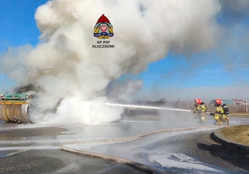 Strażacy wezwani do pożaru walca drogowego