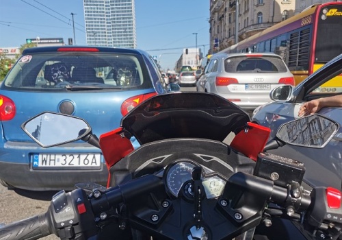 Zasada ograniczonego zaufania na drodze: prawdopodobnie źle ją rozumiesz. Jak naprawdę brzmi i jak ją stosować?