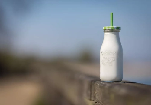 Światowy rynek mleka w kryzysie?! Jak globalna produkcja wpływa na cenę w Polsce?