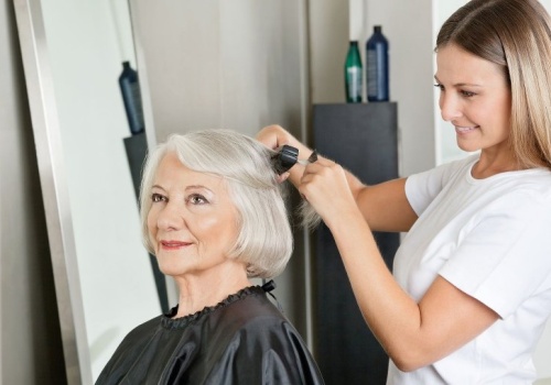 Chcesz ściąć włosy na wiosnę? Te fryzury odmładzają i dodają objętości