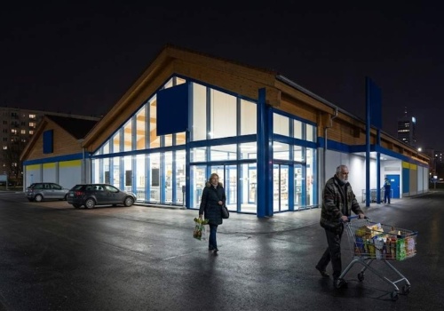 Zakupy o północy w Lidlu? Wybrane sklepy przechodzą na tryb całodobowy