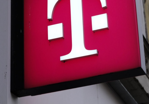 T-Mobile sprzedaje usługi za grosze. Mega trio mega taniej