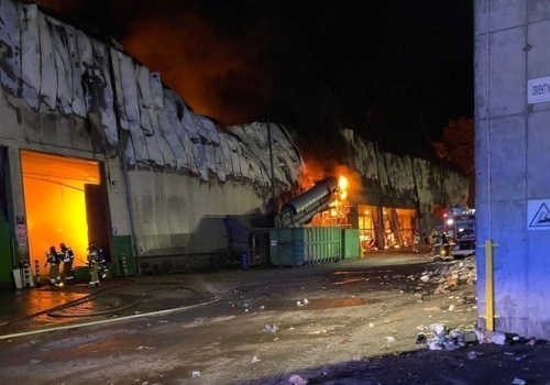 Śledztwo w sprawie pożaru sortowni odpadów umorzone