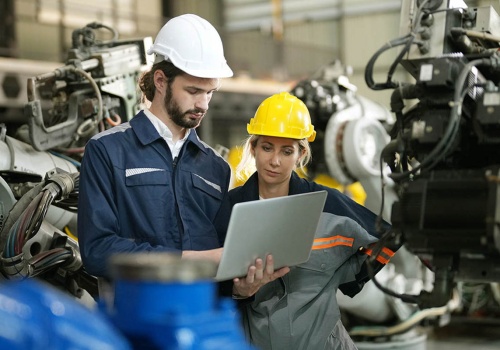 Jak ERP dla produkcji pomaga zwiększyć efektywność i ograniczyć koszty?