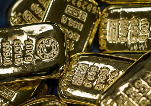 Największy spadek ceny złota od ponad miesiąca