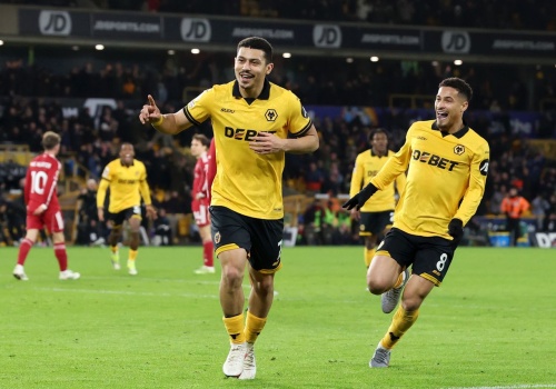 Niebywałe! Mistrz Anglii na kolanach na stadionie outsidera!