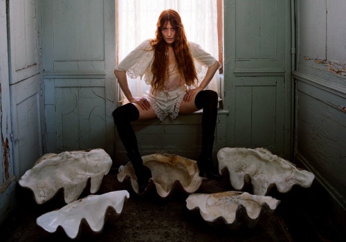 Horror Florence. Teraz zaśpiewa w Krakowie. Pierwszy raz w Polsce wystąpi Rush