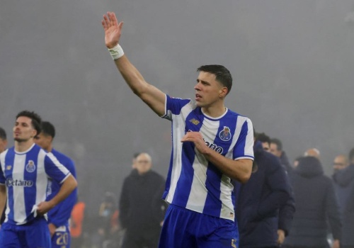 Bednarek kontuzjowany, trener FC Porto atakuje. 