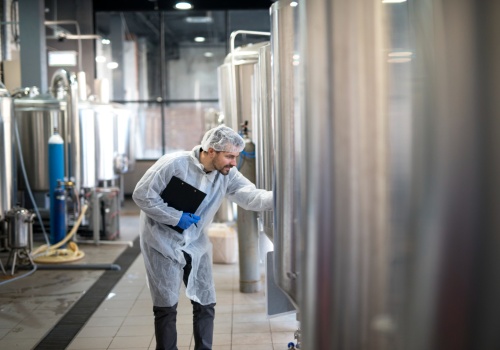 Od laboratoriów do linii produkcyjnych – praktyczna rola substancji powierzchniowo czynnych