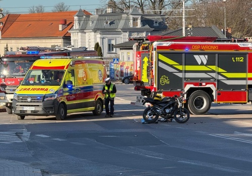 Wypadek drogowy we Wronkach! Na miejscu śmigłowiec LPR, jedna osoba przetransportowana do szpitala