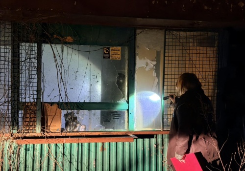 Po zmroku jeździli po mieście, licząc i pomagając bezdomnym