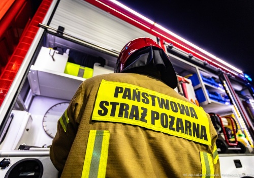 Seria zdarzeń drogowych i miejscowych zagrożeń. Pracowity dzień strażaków w powiecie raciborskim