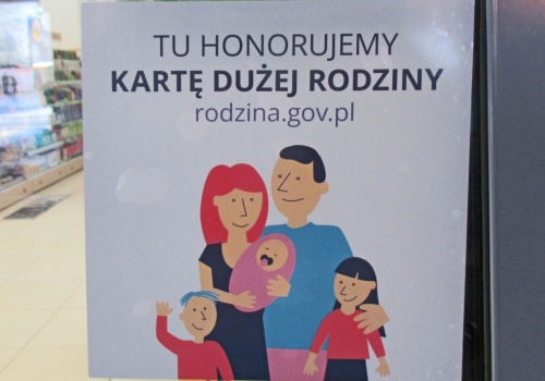 Karta Dużej Rodziny w 2026 r. Od 1 marca zmiana stawki, wielu rodziców może się zdziwić