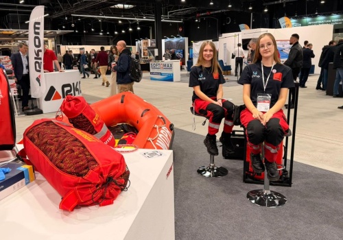Ratownicy z Radomia na ogólnopolskich targach branżowych (ZDJĘCIA)