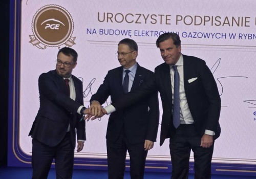 PGE wyda ponad 6 mld zł na dwie nowe elektrownie. „Most między węglem a atomem”