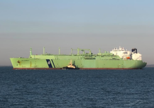 Rosyjski gazowiec w płomieniach