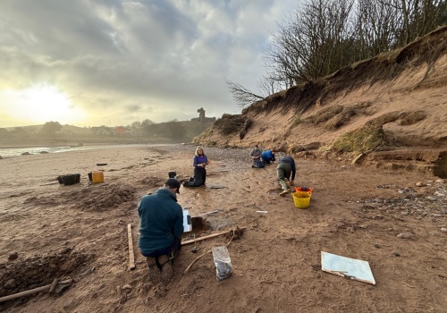 Morze ujawniło wyjątkowe ślady mieszkańców z czasów Cesarstwa Rzymskiego. Spacerowicze dostrzegli je, a po chwili zniknęły