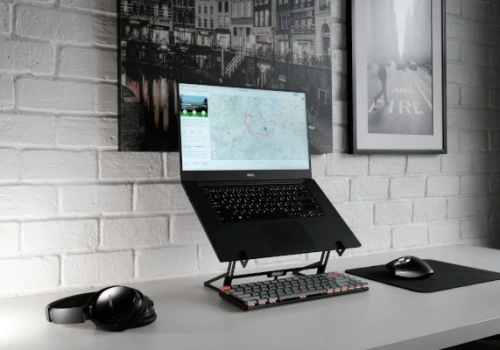 Linux na laptopie poleasingowym — dlaczego Dell Latitude i ThinkPad to idealne maszyny dla pingwina