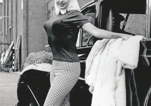 Z dziejów modowych grzeszków: biustonosze gotowe do wystrzału