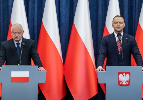 Polski SAFE 0 proc. Prezydent Nawrocki i Glapiński proponują zbrojenia za 185 miliardów bez odsetek i unijnego długu