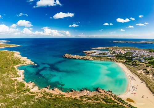 Urlop na Minorce 🏖️🇪🇸 Loty z Warszawy i aparthotel blisko plaży za 989 PLN 😍