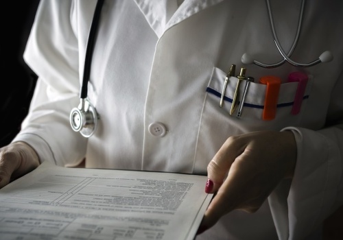 Lekarze krytykują rezygnację z koronerów. Nowy projekt ustawy „krokiem wstecz”