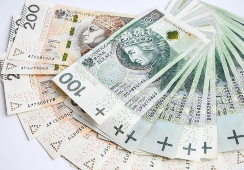 Firma za granicą szuka pracowników z Polski. Oferuje benefity i mniej niż 40 godzin pracy