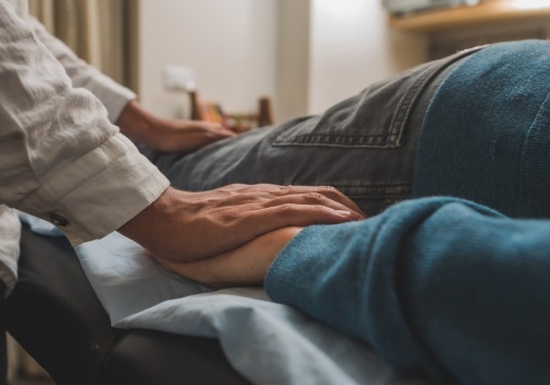 Ojciec Justyny wpadł w sidła szarlatana, skończyło się tragicznie. 