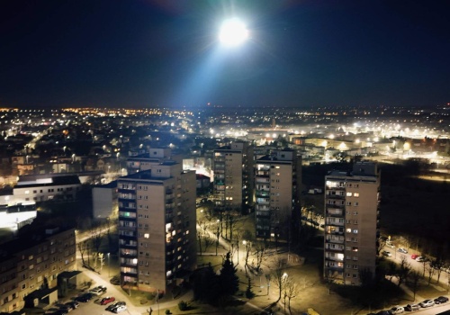 Tajemnicze światło nad Ostrowem. To byli ONI (ZDJĘCIA)