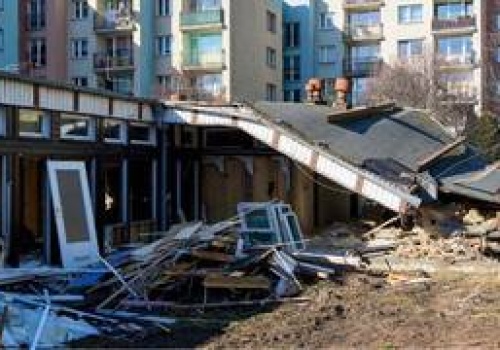 Wrocław: Trwa wyburzanie przedszkola na Nowym Dworze. Tak ma wyglądać nowa placówka