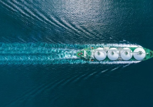 Gaz i ropa w górę. Eksperci o możliwych scenariuszach