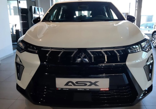 Japoński crossover z 2024 r. przeceniony na 103 tys. zł. Został w salonie z LED-ami i kamerą cofania