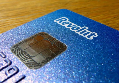 Z ostatniej chwili: Revolut chce zostać bankiem. Co to zmieni dla użytkowników?