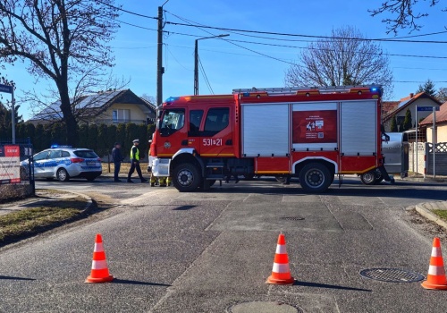Wjechał w bok osobówki. Poszkodowane dziecko (ZDJĘCIA)
