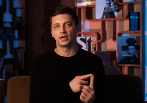 Nowa twarz TVP. To znany demaskator influencerów