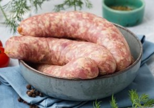 Zwróć uwagę w sklepie. Tak kupisz najlepszą białą kiełbasę