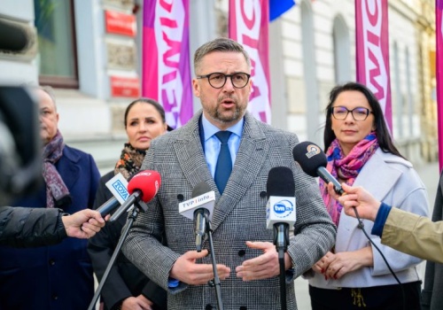 Minister Kulasek o SAFE: Projekt prezydenta to 0 zł