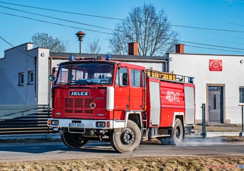 Zamienili Stara na Jelcza. Strażacy z OSP Orzk z ‘nowym’ wozem