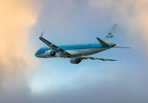 Drogie loty ewakuacyjne: prawie 10 tys. zł za powrót