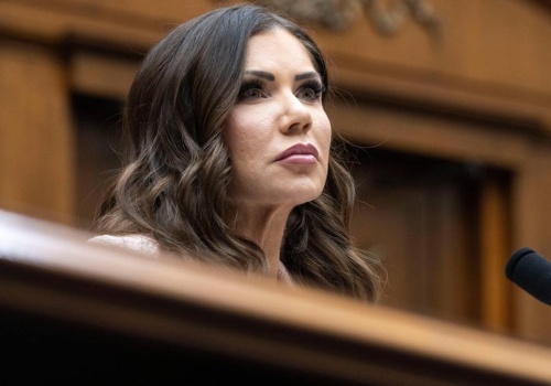 Kristi Noem zdymisjonowana. Zastąpi ją 