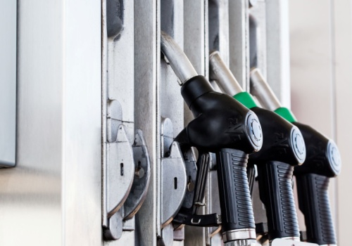 Ceny paliw szaleją, a tu tanio. Prezydent z PiS zaprasza na miejską stację