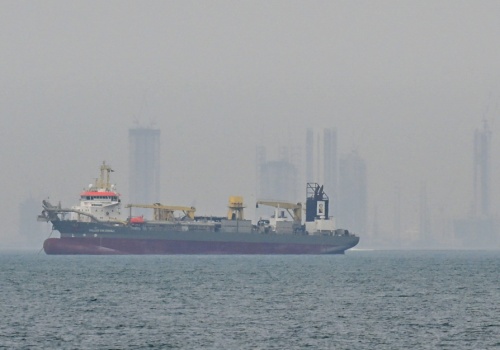 Chiny obawiają się o ropę i gaz? Negocjują z Iranem przepłynięcie statków przez cieśninę Ormuz