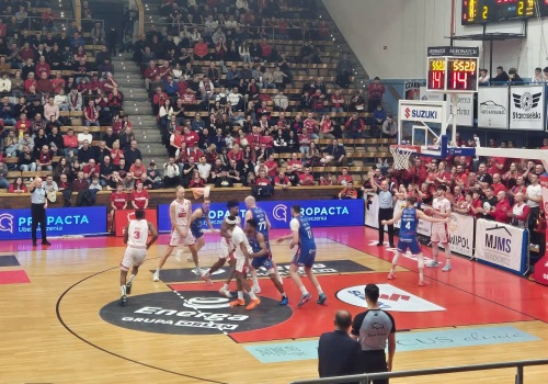 Horror z happy endem w Słupsku. Rzut równo z syreną uratował Czarnych przed porażką