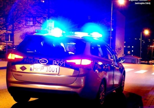 Bytom. Zaatakował policjantów szablami. Użyto broni. 39-latek nie żyje