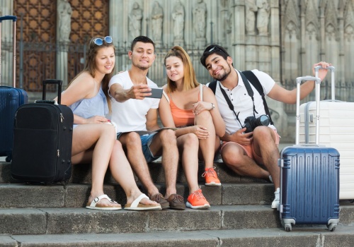 Badanie wśród młodych turystów. „Urlop to czas premium, na tym się nie oszczędza”