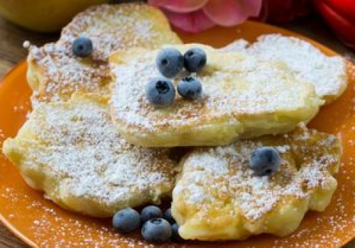 Racuchy z jabłkami smażę bez tłuszczu. Smakują jak u babci, ale są znacznie lżejsze dla żołądka