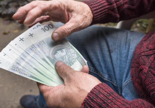 Prawie 7 tys. zł miesięcznie z ZUS. Bez stażu pracy i składek. Niektórzy dostaną z automatu